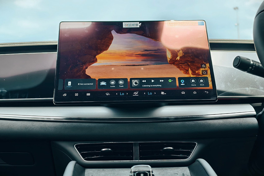 BYD Sealion 7 performance infotainment screen