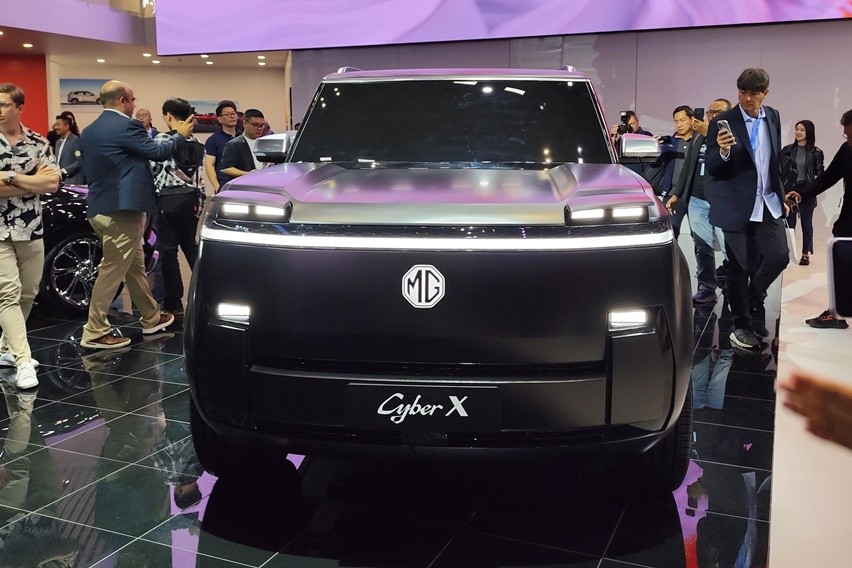 MG Perkenalkan Cyber X, SUV Listrik Berteknologi Tinggi dengan Desain Ikonik