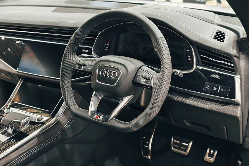 Audi Q7 S line steering wheel