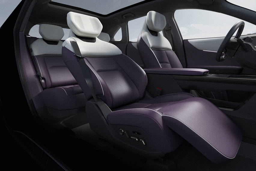 Mazda EZ-60 interior