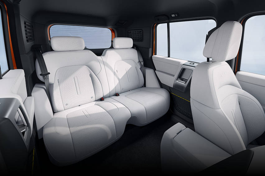 iCAUR V23 rear seats