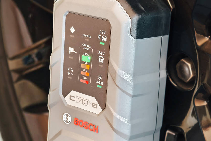 Bosch C70-B battery indicator