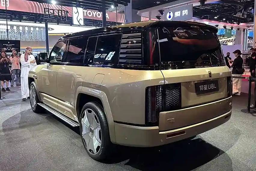 Yangwang U8L