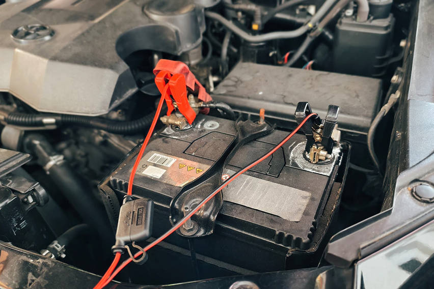 Bosch C70-B hooked up to car battery