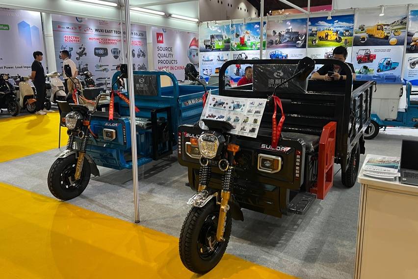 Banyak Pabrikan Motor Listrik Cina Ramaikan Pameran PEVS 2025 Banyak Pabrikan Motor Listrik Cina Ramaikan Pameran PEVS 2025