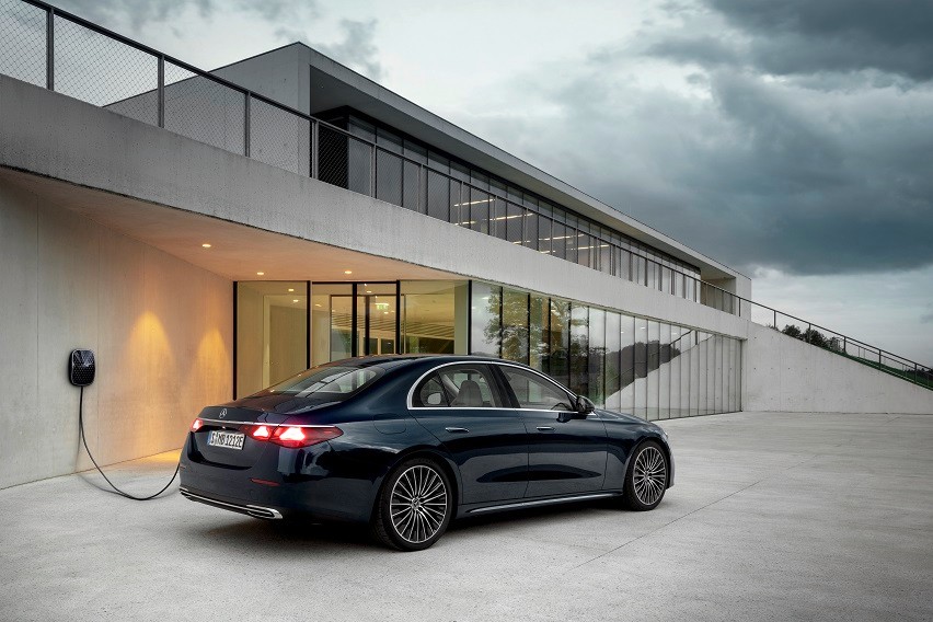 Mercedes-Benz E-Class Saloon