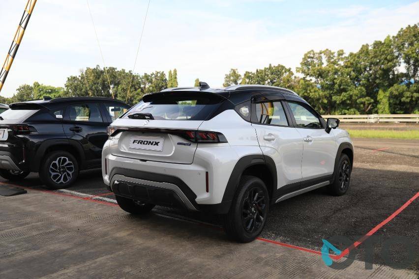 Suzuk Fronx SGX Hybrid