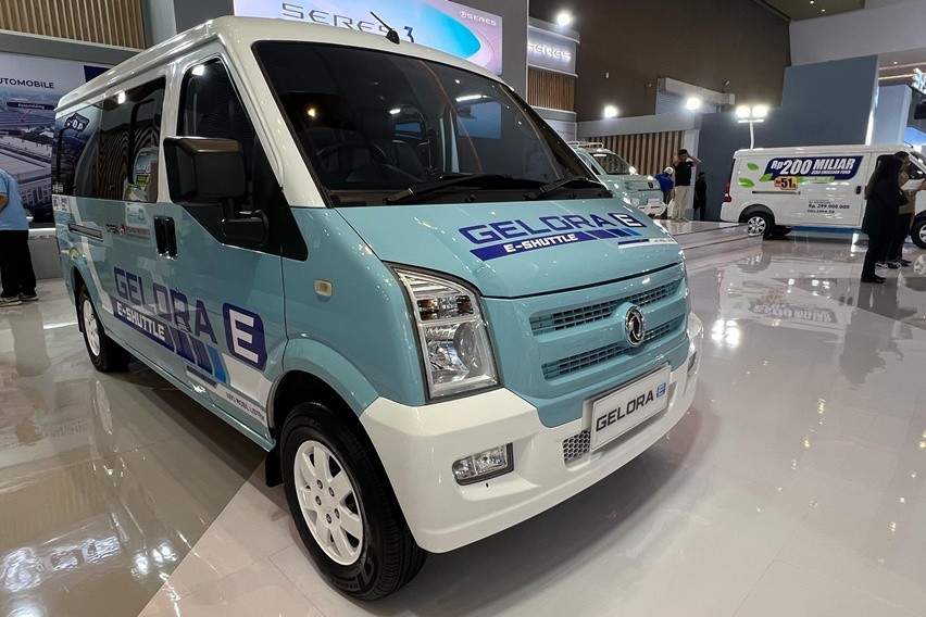 Mobil listrik DFSK dan Seres di PEVS 2025