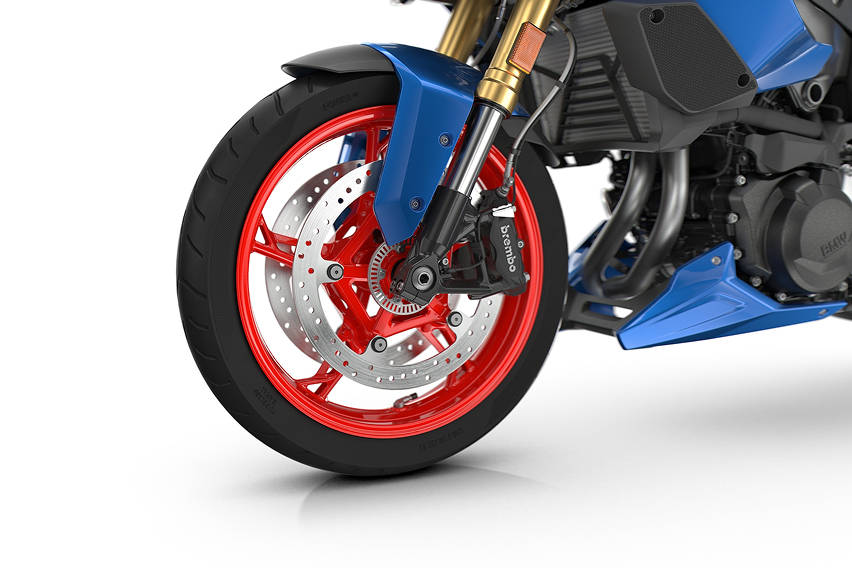 2025 BMW F 900 XR wheels