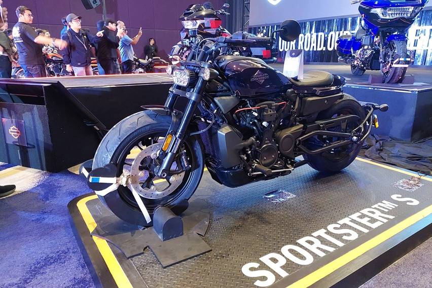 Sportster S
