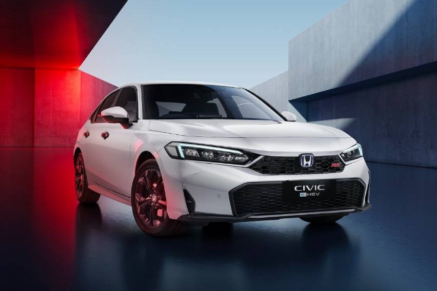 Honda Meluncurkan Civic RS e:HEV di Indonesia Honda Meluncurkan Civic RS e:HEV di Indonesia