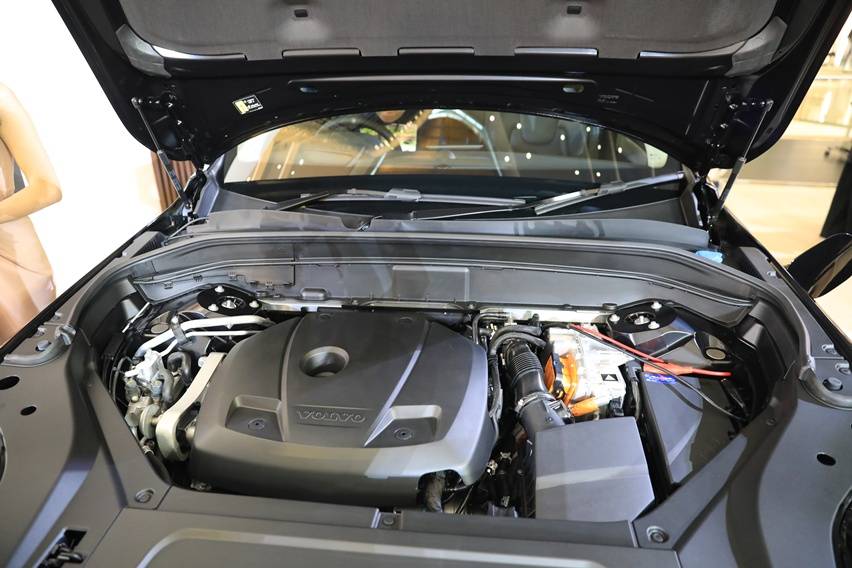 Mesin Volvo XC90