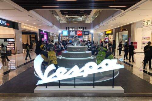 Piaggio Hadirkan Warna Baru Vespa di Bintaro Xchange, Diskon hingga Rp5 Juta! Piaggio Hadirkan Warna Baru Vespa di Bintaro Xchange, Diskon hingga Rp5 Juta!