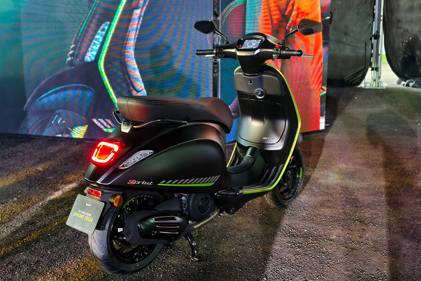 Vespa Sprint Tech 150 rear view