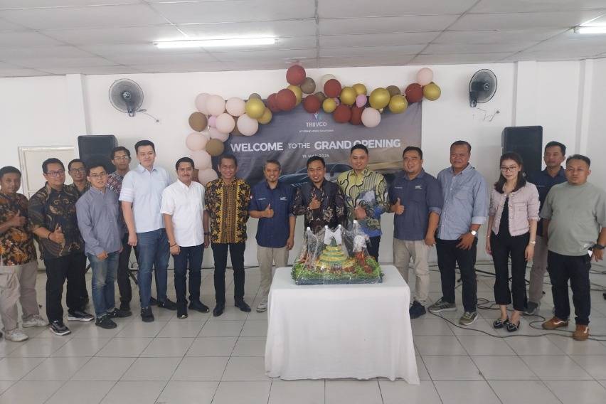 TRIIVCO Resmikan Diler Baru di Cibubur TRIIVCO Resmikan Diler Baru di Cibubur