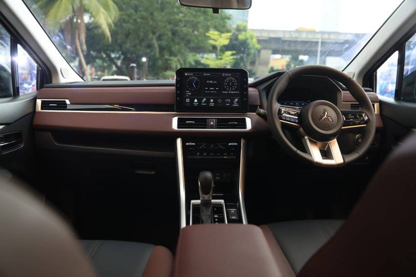 kabin Mitsubishi Xpander Cross 2025