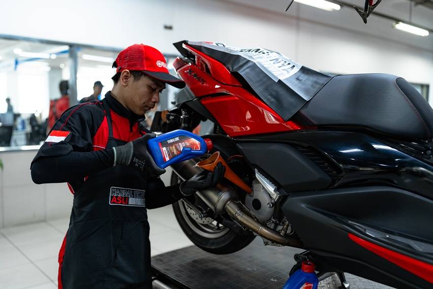 JMC Buktikan Ketangguhan Yamalube "Turbo" Matic Melalui Touring Ratusan Kilometer JMC Buktikan Ketangguhan Yamalube "Turbo" Matic Melalui Touring Ratusan Kilometer