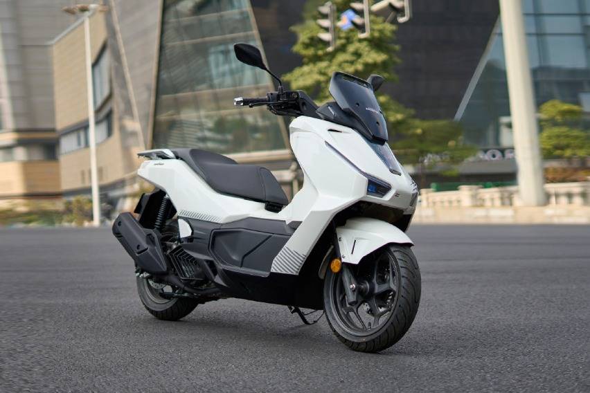 Honda NWG150, Skutik Canggih Perpaduan Desain PCX dengan ADV Honda NWG150, Skutik Canggih Perpaduan Desain PCX dengan ADV