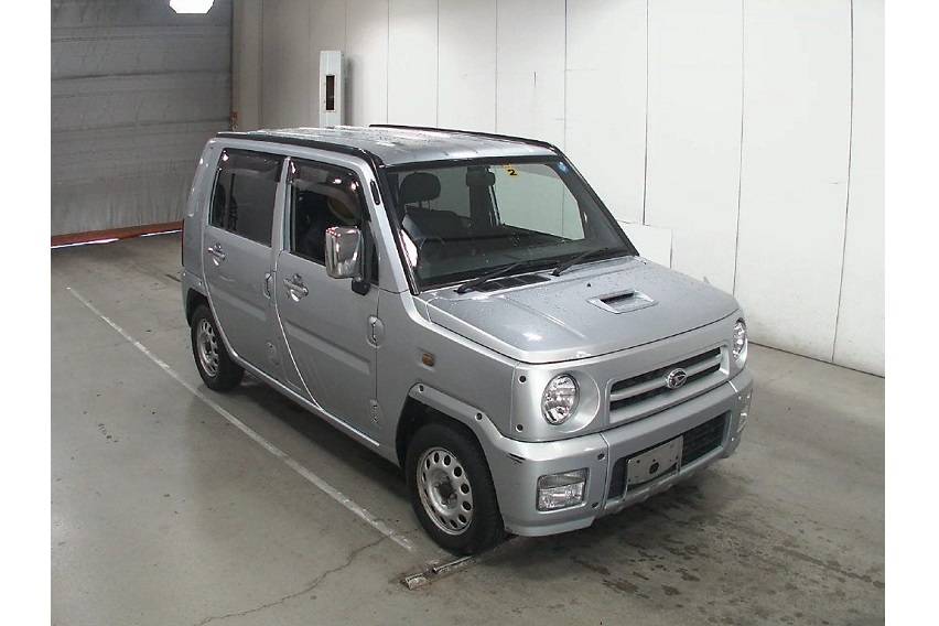 Daihatsu Naked