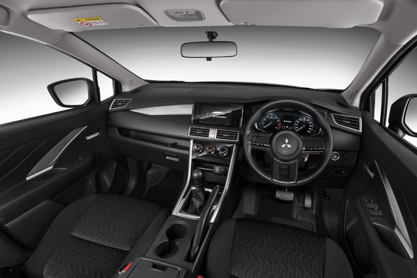 interior Mitsubishi Xpander Exceed Tourer