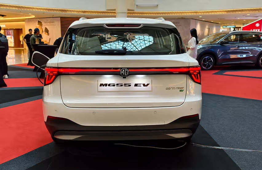 MG S5 rear