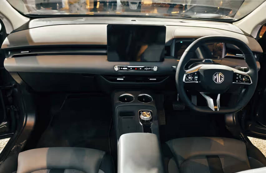 MG S5 cabin