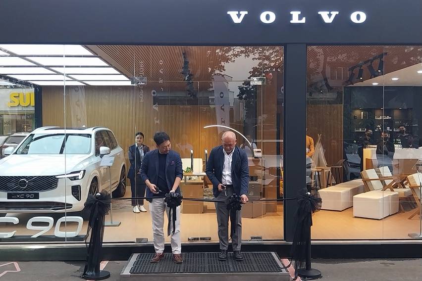 Opening Volvo Pop Up Store Alam Sutera