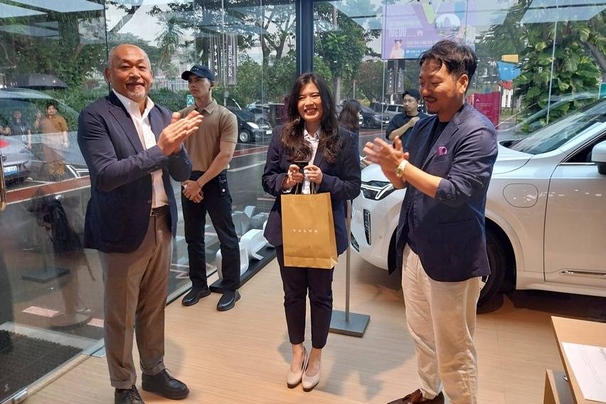 Volvo Pop Up Store Alam Sutera