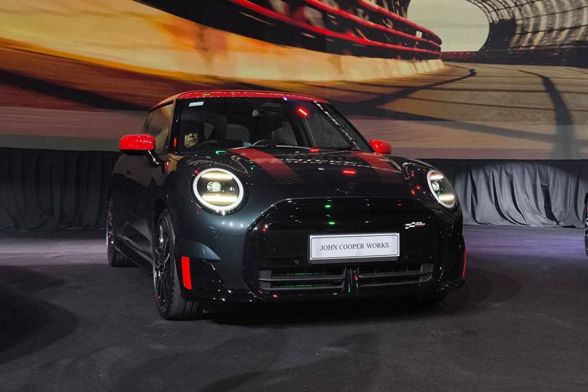 BMW Group Indonesia Rilis Lima MINI JCW Sekaligus, Termasuk Varian Cabrio dan Listrik! BMW Group Indonesia Rilis Lima MINI JCW Sekaligus, Termasuk Varian Cabrio dan Listrik!