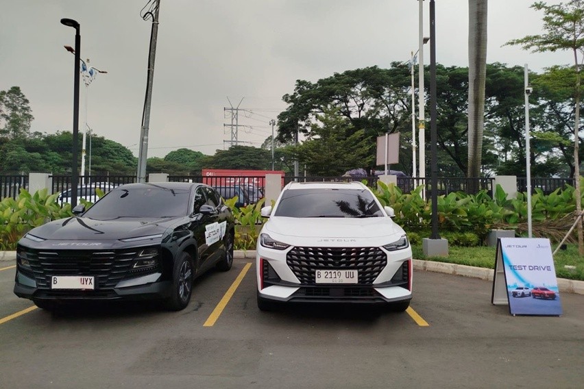 test drive Jetour di Puri Indah Mall