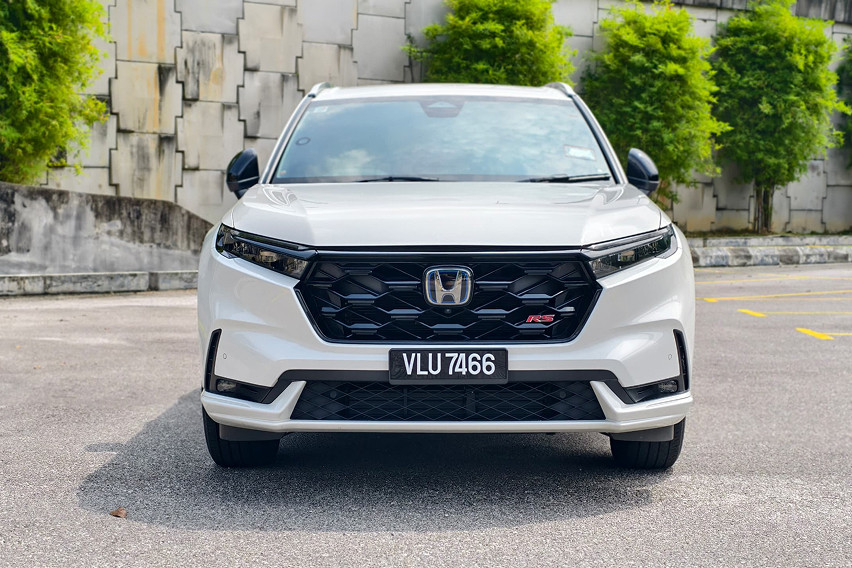 Honda CR-V e:HEV RS front view