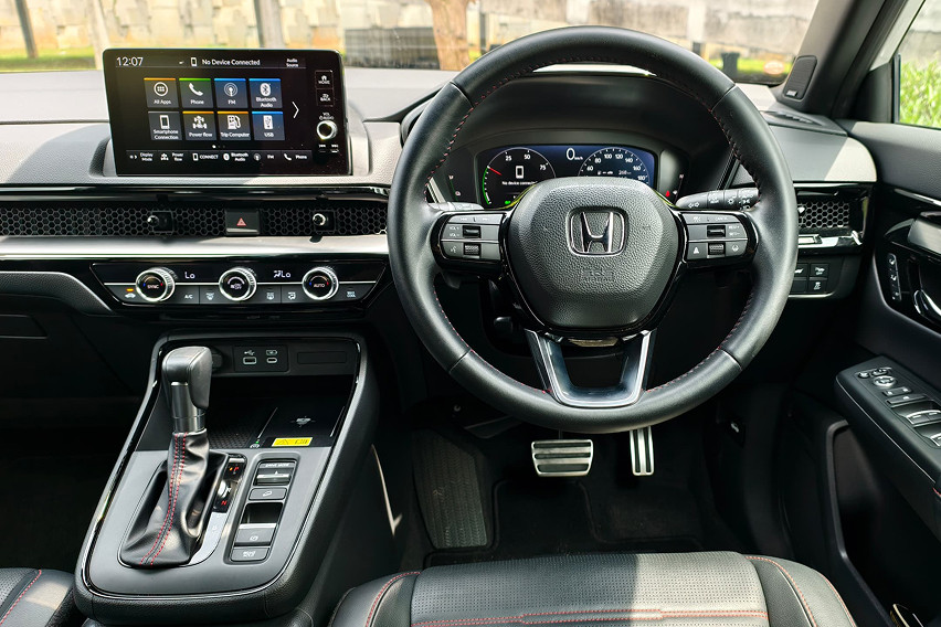 Honda CR-V e:hev rs steering wheel view