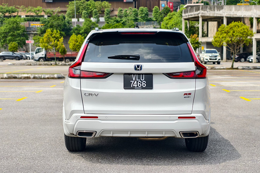 Honda CR-V e:hev rs rear view