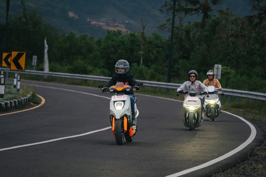 Karya Modifikasi Motor Listrik Honda CUV e: & ICON e: di HDRP 2024: Kreativitas Juara Nasional Bersinar Karya Modifikasi Motor Listrik Honda CUV e: & ICON e: di HDRP 2024: Kreativitas Juara Nasional Bersinar