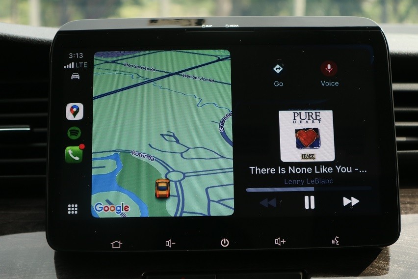 Suzuki Ertiga Hybrid Infotainment