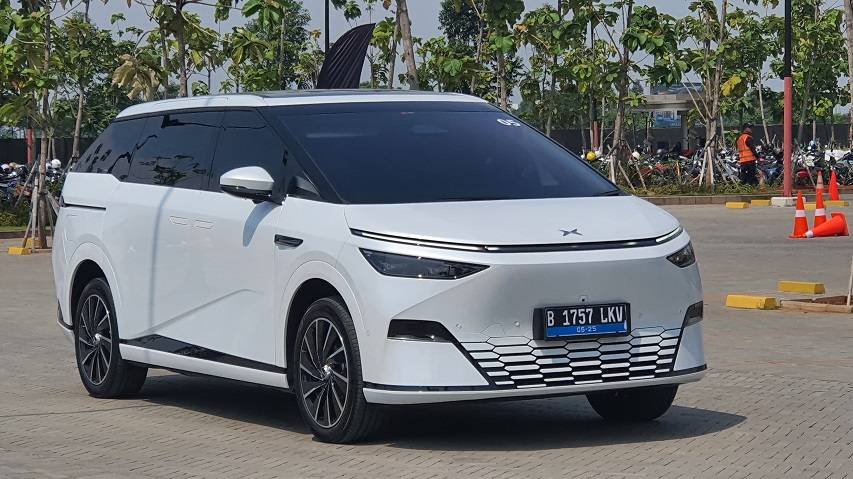 Performa Xpeng X9