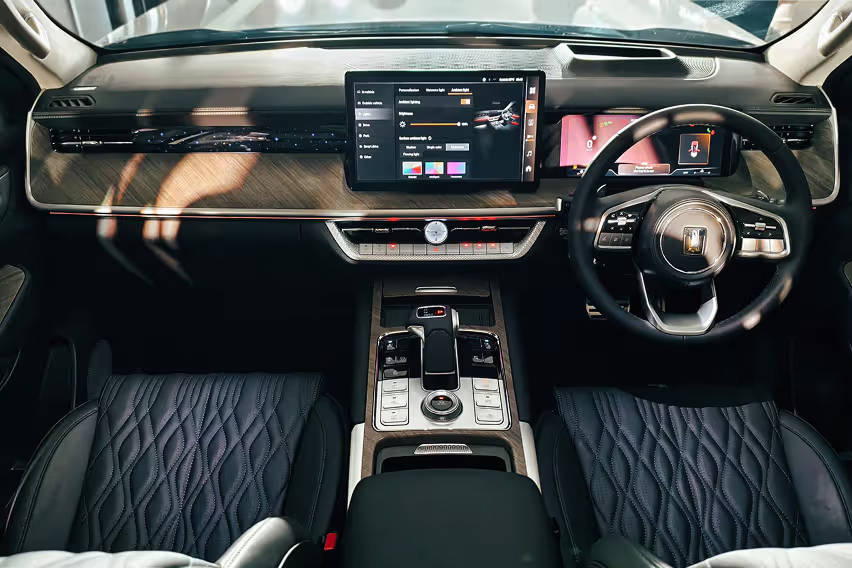 GWM Tank 500 interior