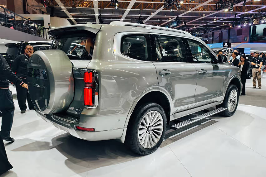 GWM Tank 500 rear