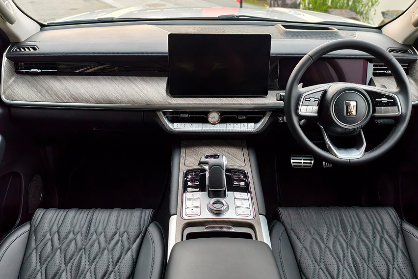 GWM Tank 500 interior view