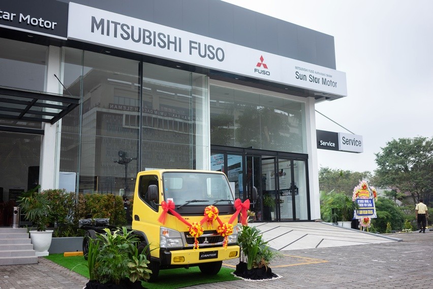 Tingkatkan Layanan Purnajual, Mitsubishi Fuso Resmikan Diler ke-226 di Yogyakarta Tingkatkan Layanan Purnajual, Mitsubishi Fuso Resmikan Diler ke-226 di Yogyakarta