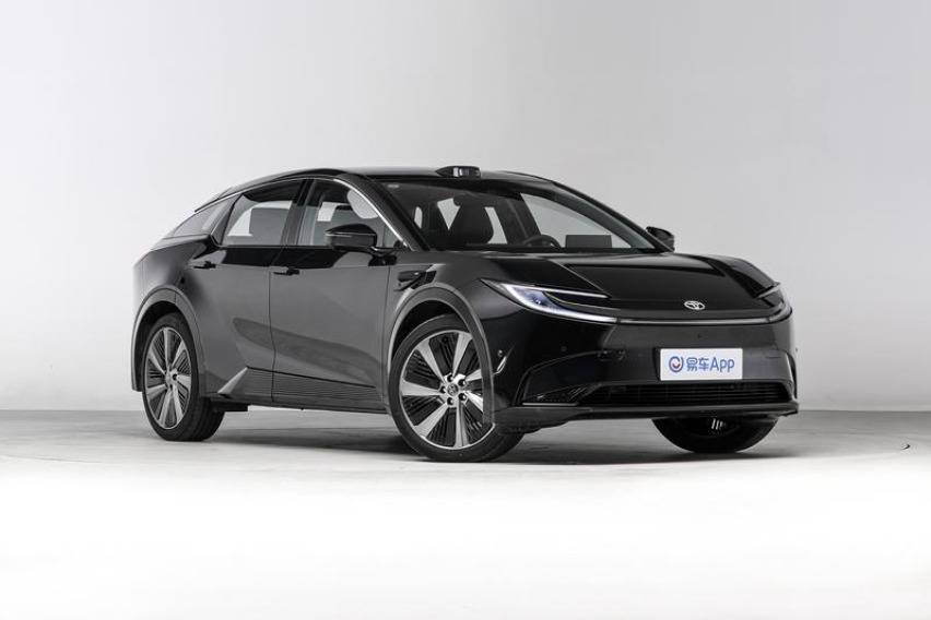 Toyota bZ5 Siap Debut, SUV Listrik dengan Jangkauan 630 Km Toyota bZ5 Siap Debut, SUV Listrik dengan Jangkauan 630 Km