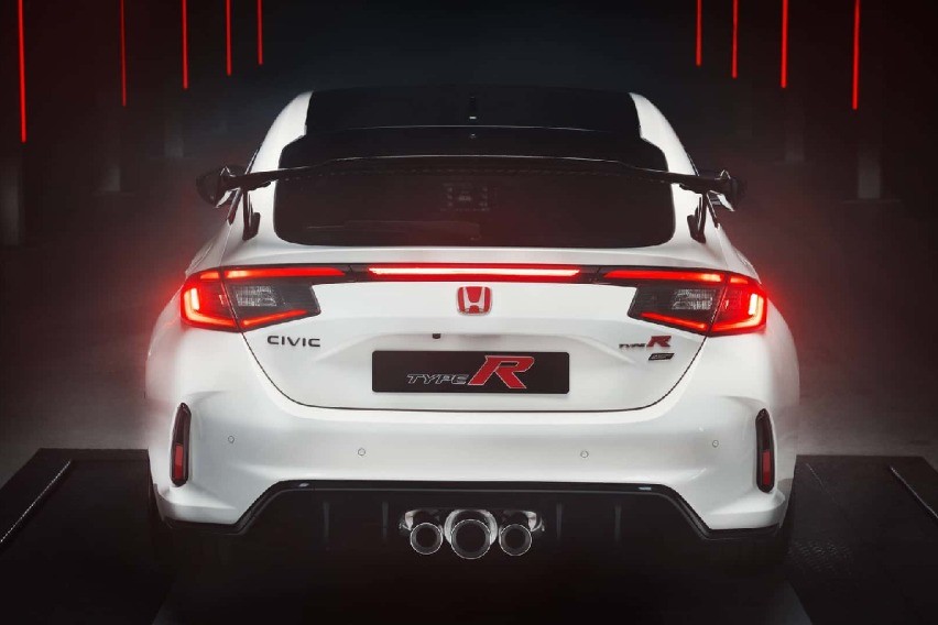 Honda Civic Type R Ultimate Edition 2026 tampak belakang