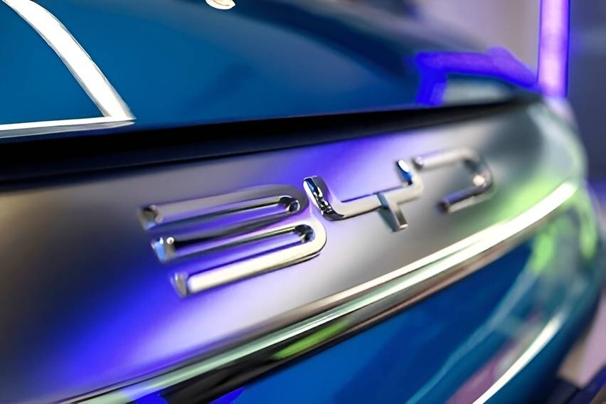 BYD Polisikan 37 Influencer Terkait Disinformasi dan Konten yang Dianggap Merusak BYD Polisikan 37 Influencer Terkait Disinformasi dan Konten yang Dianggap Merusak