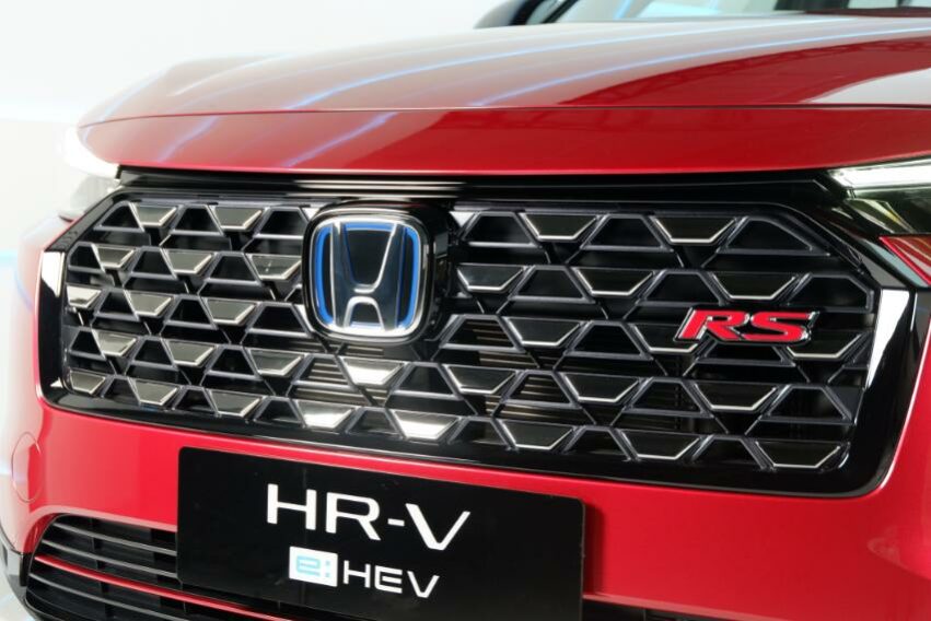 Detail Kelengkapan Varian Tertinggi New Honda HR-V RS e:HEV 2025 dan Simulasi Cicilannya Detail Kelengkapan Varian Tertinggi New Honda HR-V RS e:HEV 2025 dan Simulasi Cicilannya