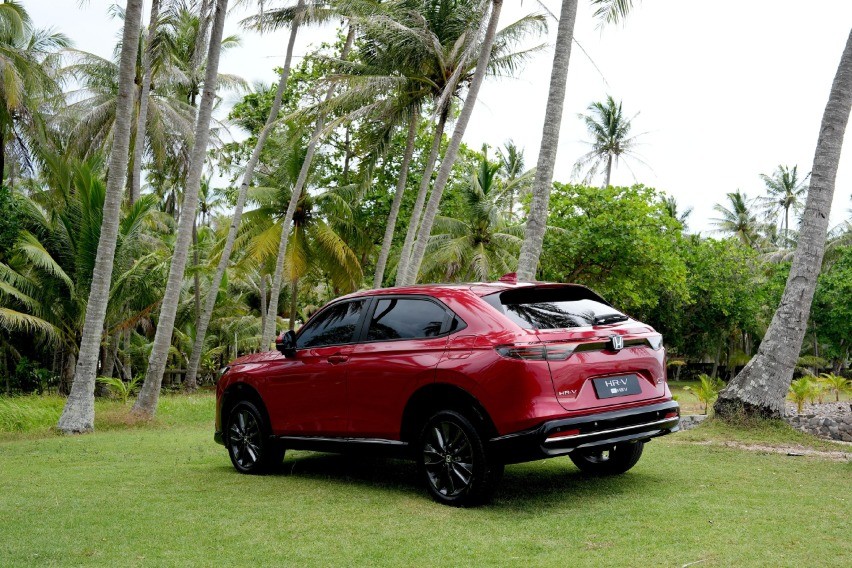 Honda HR-V RS e:HEV tampak belakang