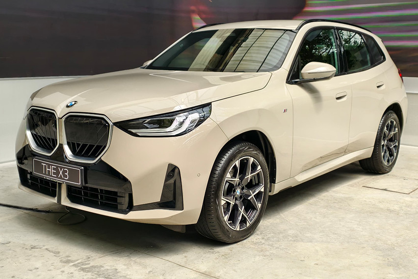 BMW X3 20 xDrive M Sport  front view