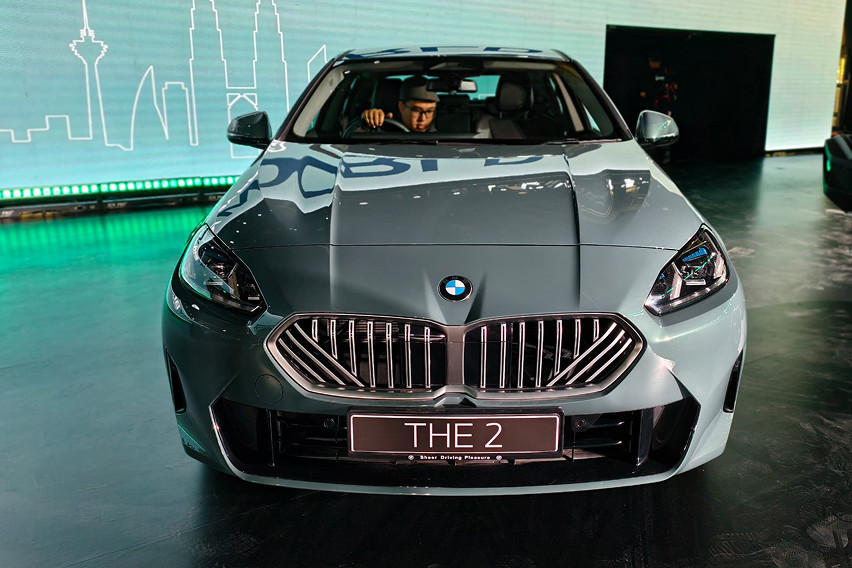 BMW 218 Gran Coupe grille view