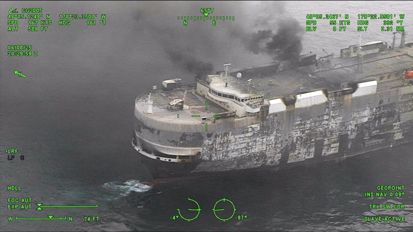 Kapal kargo Morning Midas masih terbakar