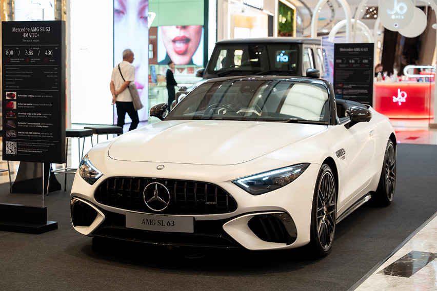 Mercedes-AMG SL 63 4MATIC front view