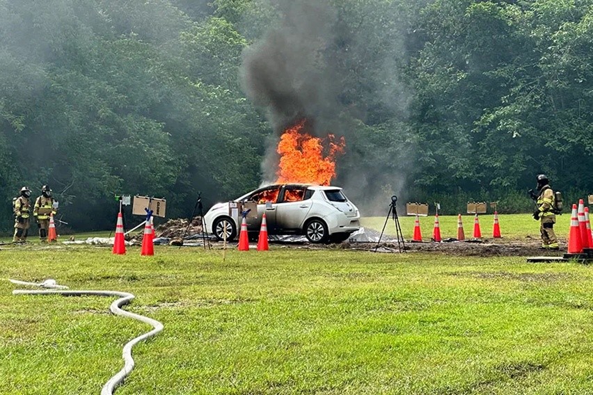 penanganan kebakaran mobil listrik